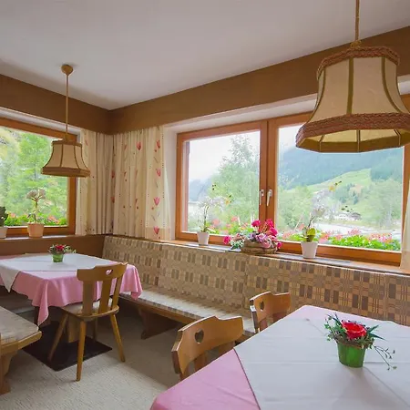 Haus Alpengruss Гостевой дом 3*