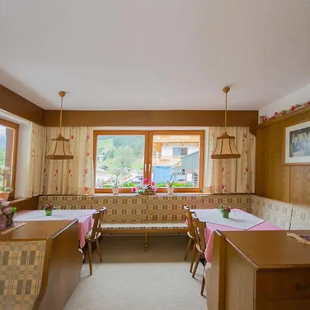 Haus Alpengruss بيت ضيافة