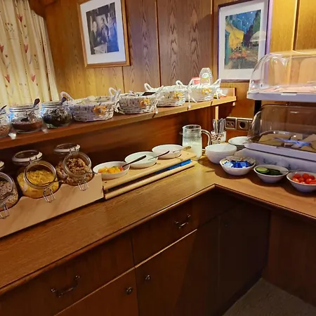 Haus Alpengruss بيت ضيافة 3*